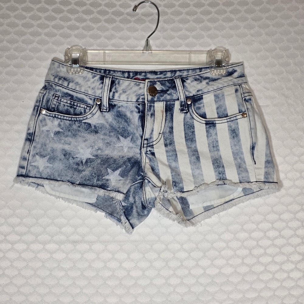 Decree Juniors Stars and Stripes Acid Wash Denim Cut Off Shorts Size 3